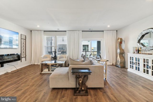 44501 WOLFHOUND SQ, Ashburn, VA 20147