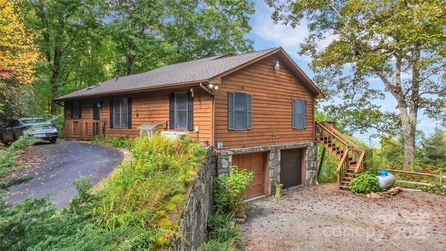 1107 Summit Drive, Maggie Valley, NC 28751