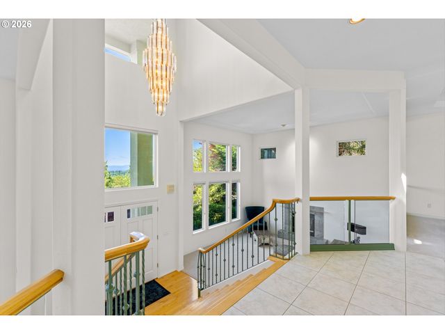 1616 Nw FOLEY Ct, Portland, OR 97229