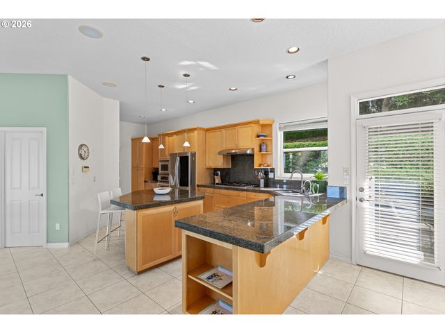 1616 Nw FOLEY Ct, Portland, OR 97229