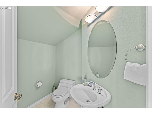 1616 Nw FOLEY Ct, Portland, OR 97229