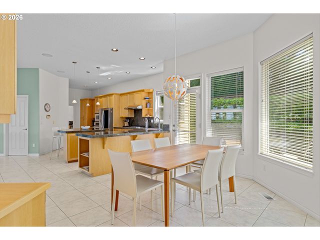 1616 Nw FOLEY Ct, Portland, OR 97229