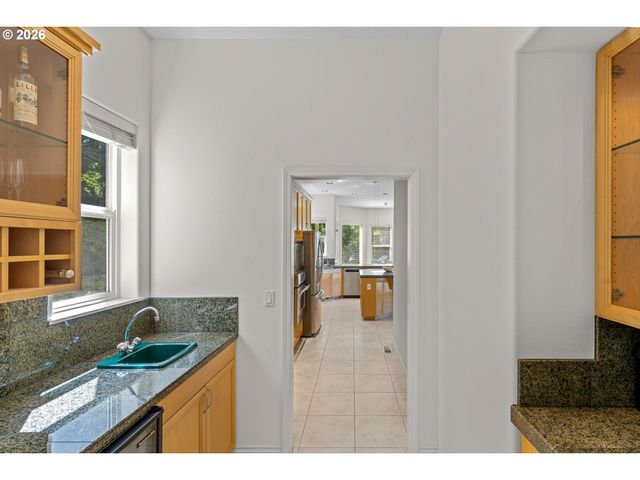 1616 Nw FOLEY Ct, Portland, OR 97229