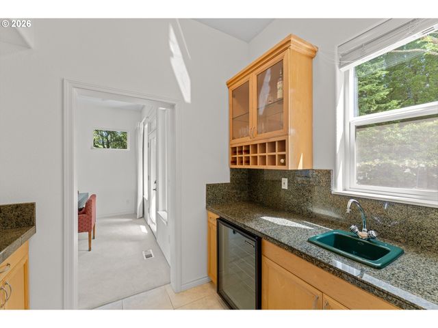 1616 Nw FOLEY Ct, Portland, OR 97229