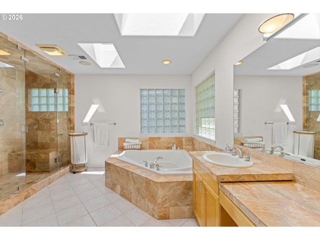 1616 Nw FOLEY Ct, Portland, OR 97229