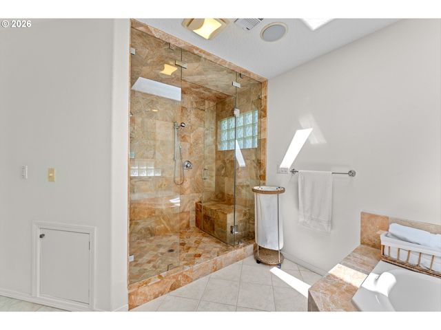 1616 Nw FOLEY Ct, Portland, OR 97229