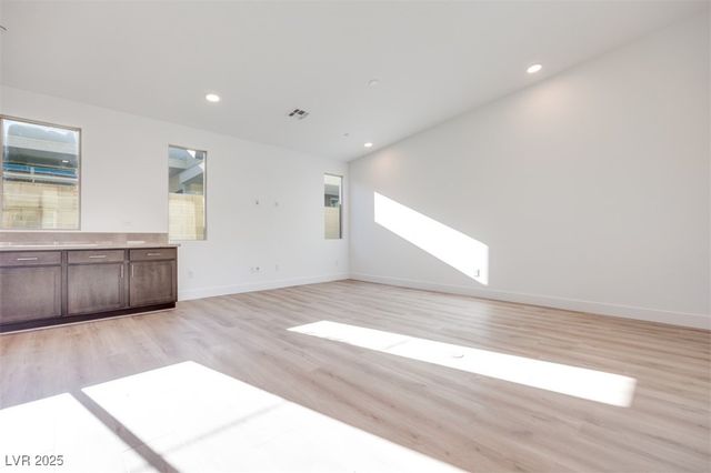 1031 Soaring Sage Avenue, Las Vegas, NV 89138