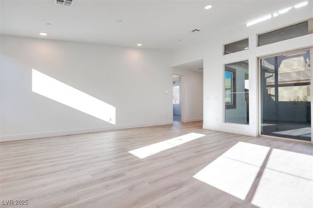 1031 Soaring Sage Avenue, Las Vegas, NV 89138