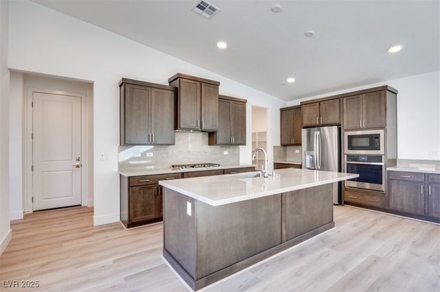 1031 Soaring Sage Avenue, Las Vegas, NV 89138