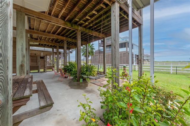 4304 Bolivar Circle, Port Bolivar, TX 77650