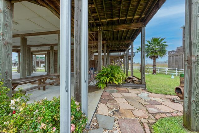 4304 Bolivar Circle, Port Bolivar, TX 77650