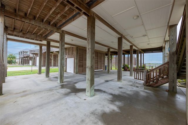 4304 Bolivar Circle, Port Bolivar, TX 77650