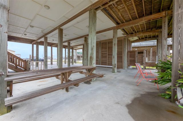 4304 Bolivar Circle, Port Bolivar, TX 77650