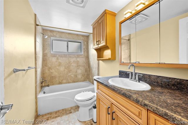 39784 Hillary Drive, Canton, MI 48187