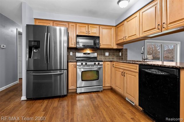 39784 Hillary Drive, Canton, MI 48187