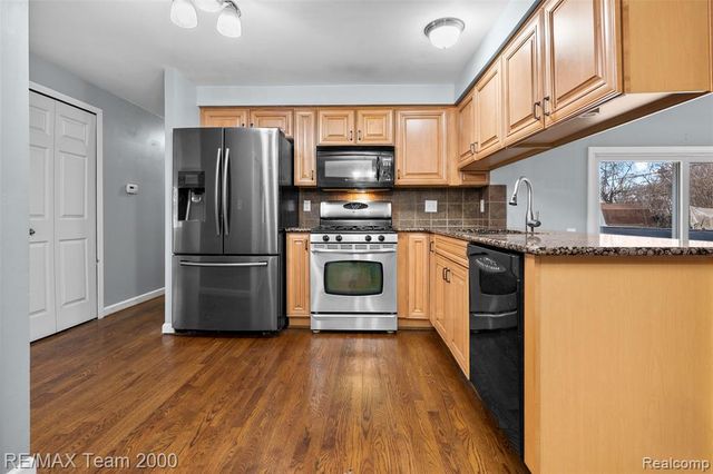 39784 Hillary Drive, Canton, MI 48187