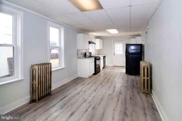 428 SUMMIT AVE, Westville, NJ 08093