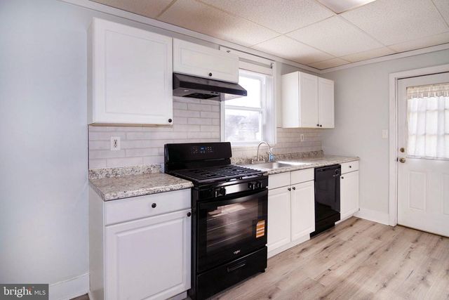 428 SUMMIT AVE, Westville, NJ 08093