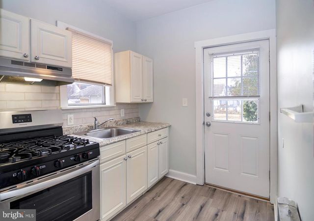 428 SUMMIT AVE, Westville, NJ 08093