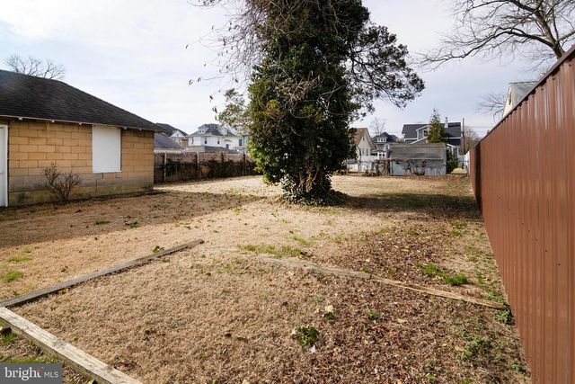 428 SUMMIT AVE, Westville, NJ 08093