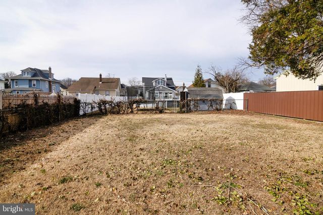 428 SUMMIT AVE, Westville, NJ 08093