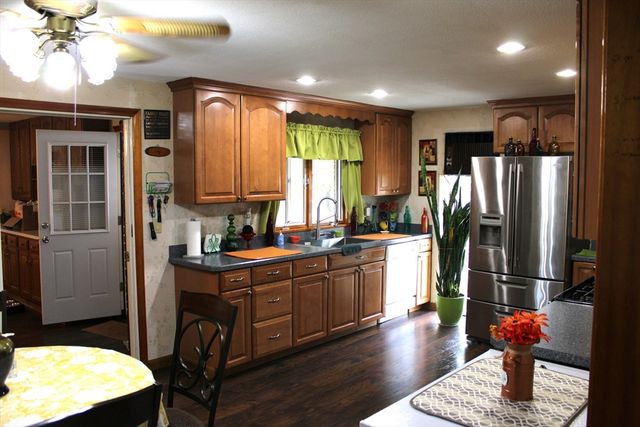 27 Old Chicopee St, Chicopee, MA 01013