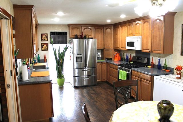 27 Old Chicopee St, Chicopee, MA 01013