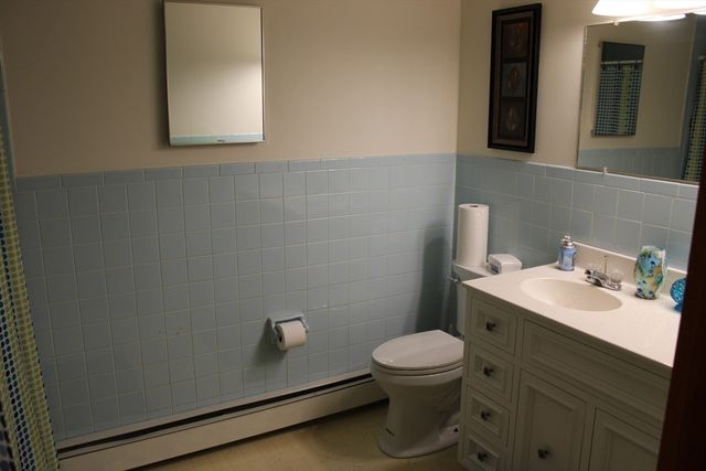 27 Old Chicopee St, Chicopee, MA 01013