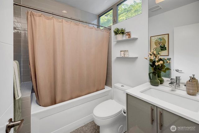 1753 18th Avenue S, Seattle, WA 98144