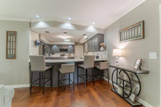 8216 BERRY Drive, Evansville, IN 47710