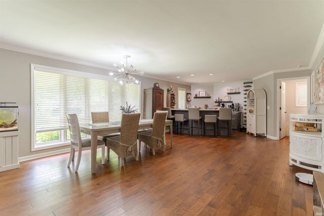 8216 BERRY Drive, Evansville, IN 47710