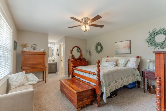 8216 BERRY Drive, Evansville, IN 47710