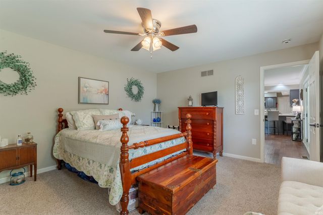 8216 BERRY Drive, Evansville, IN 47710