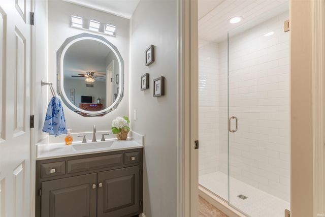 8216 BERRY Drive, Evansville, IN 47710