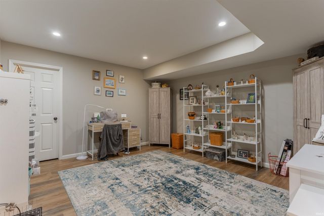8216 BERRY Drive, Evansville, IN 47710