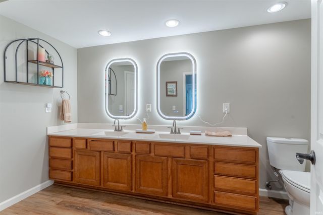 8216 BERRY Drive, Evansville, IN 47710