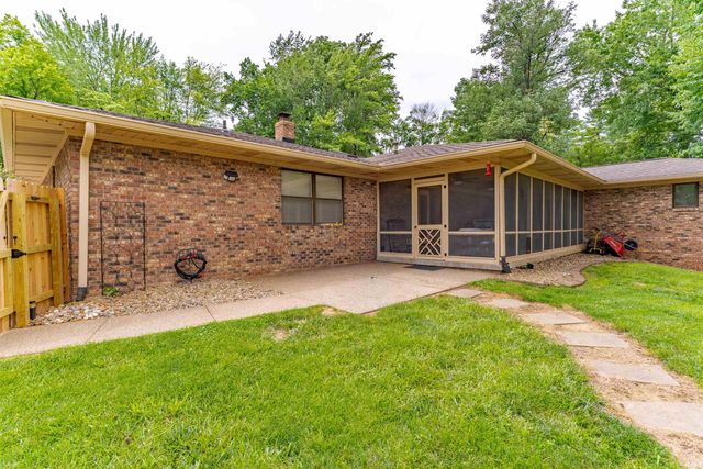 8216 BERRY Drive, Evansville, IN 47710