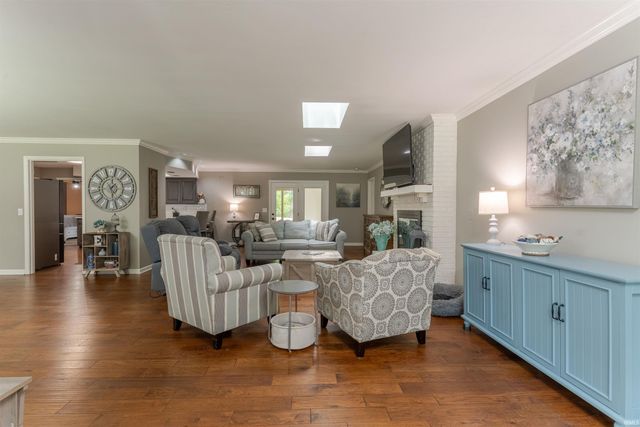 8216 BERRY Drive, Evansville, IN 47710