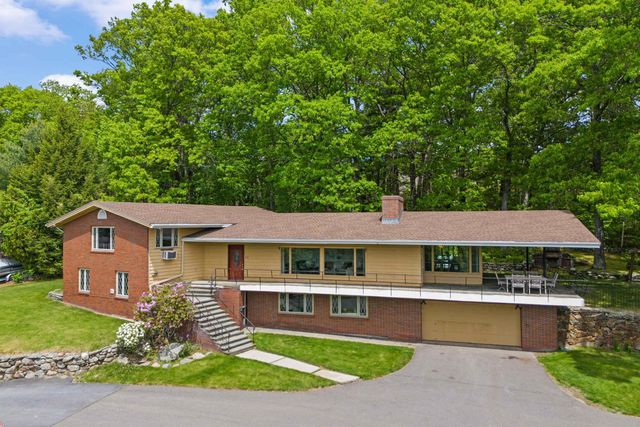 33 High Ridge Road, Manchester, NH 03104