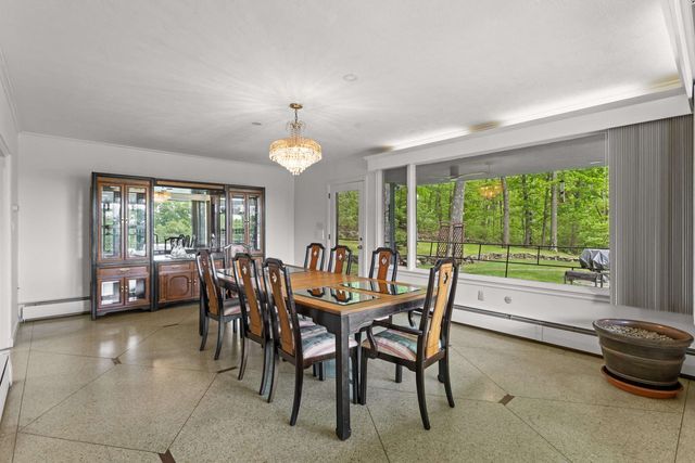 33 High Ridge Road, Manchester, NH 03104