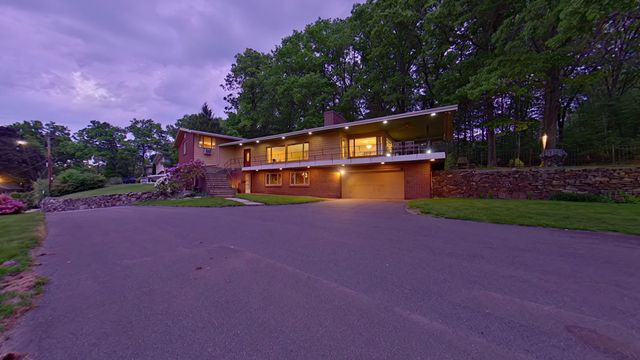 33 High Ridge Road, Manchester, NH 03104