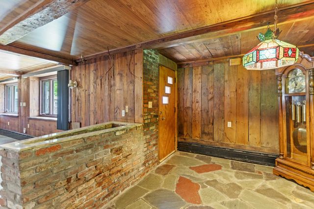 33 High Ridge Road, Manchester, NH 03104