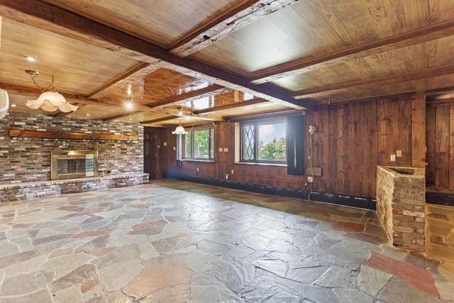 33 High Ridge Road, Manchester, NH 03104