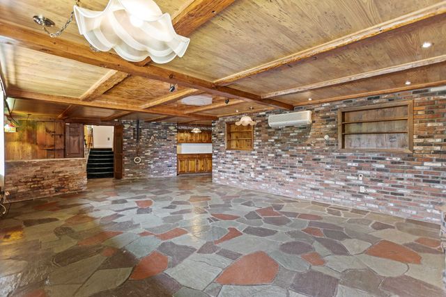 33 High Ridge Road, Manchester, NH 03104