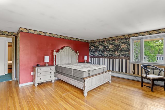 33 High Ridge Road, Manchester, NH 03104