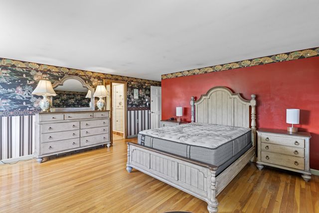 33 High Ridge Road, Manchester, NH 03104