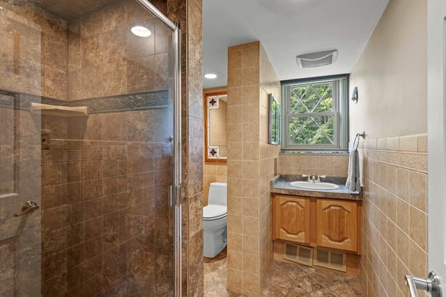 33 High Ridge Road, Manchester, NH 03104