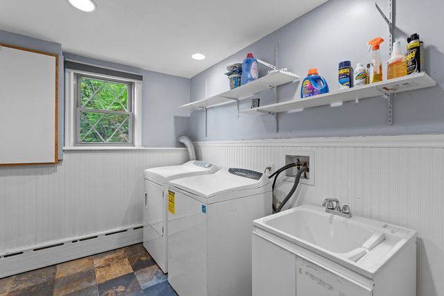 33 High Ridge Road, Manchester, NH 03104