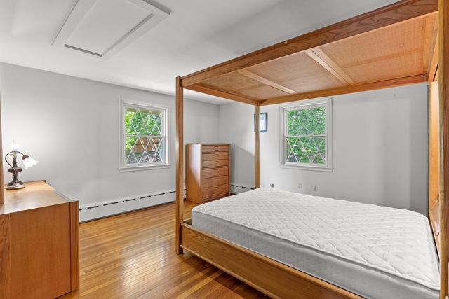 33 High Ridge Road, Manchester, NH 03104
