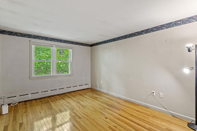 33 High Ridge Road, Manchester, NH 03104
